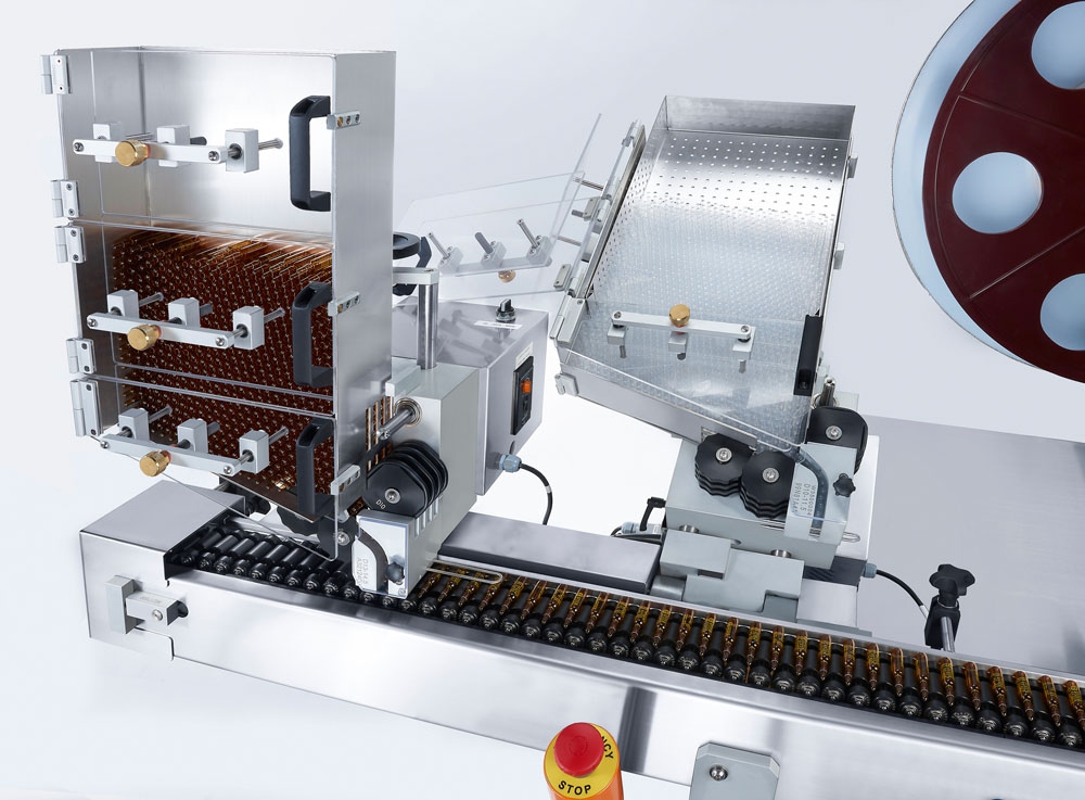 CVC 352 Ampoule/vial loading cassette can be refilled while the machine is running