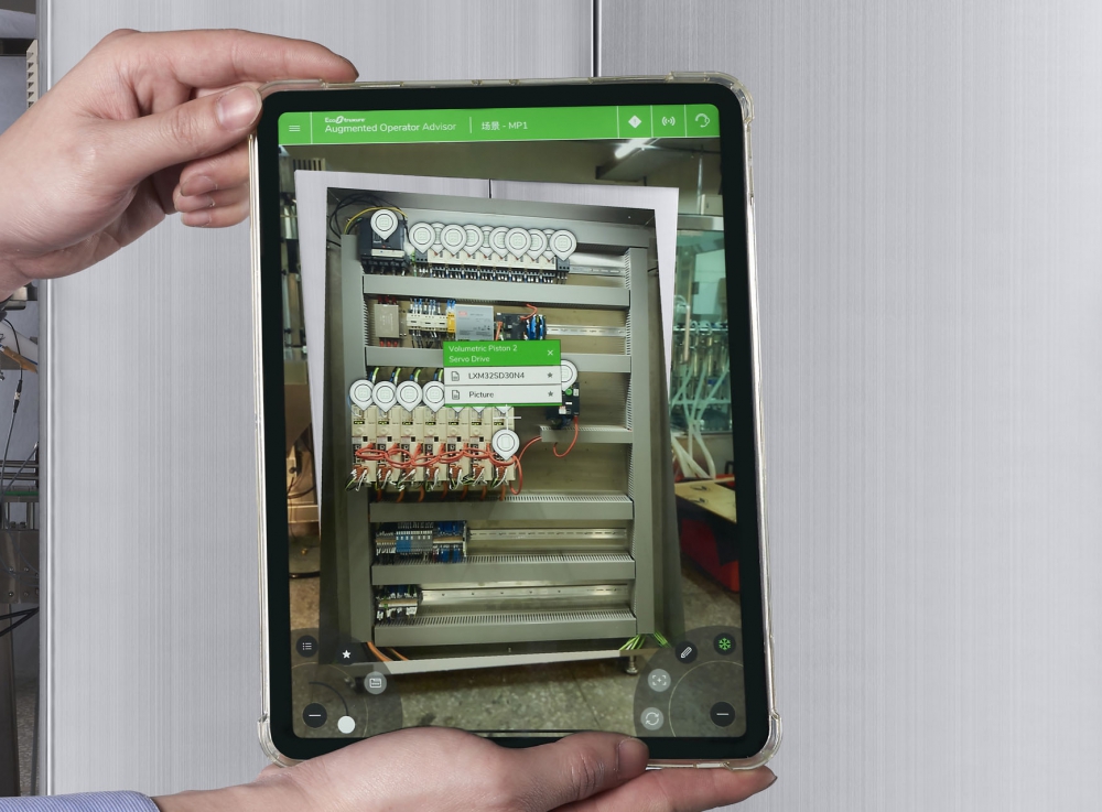 EcoStruxure Augmented Operator Advisor (AOA) Speed up operation and maintenance reduce human errors